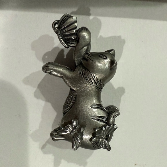 Silver Brooch Set with Mermaid and Cats - Picture 4 of 8